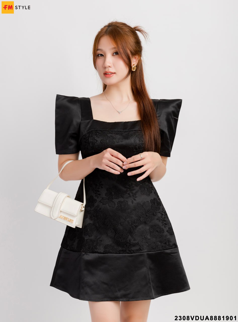 Cho thuê váy đen cổ khoét chữ V chân váy đính đá vuông GLAMDOLL – Hizu  Dress Up